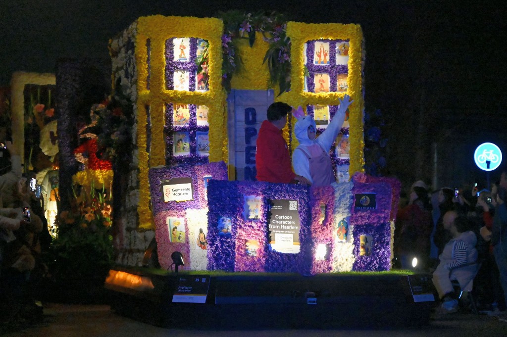 ../Images/Verlicht bloemencorso 2025 120.jpg